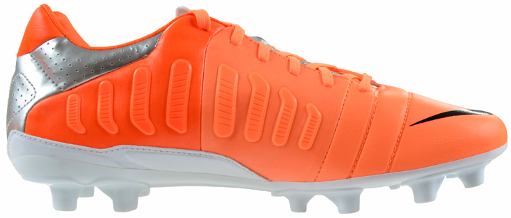BUTY NIKE CTR360 LIBRETTO III FG /525170 800 - obrazek 2