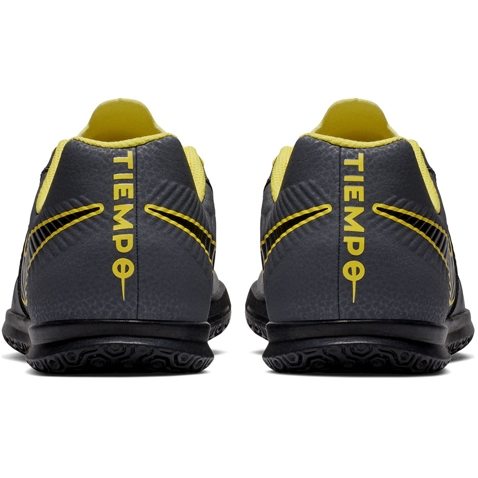 Buty piłkarskie Nike Tiempo Legend 7 Club IC JR - obrazek 12