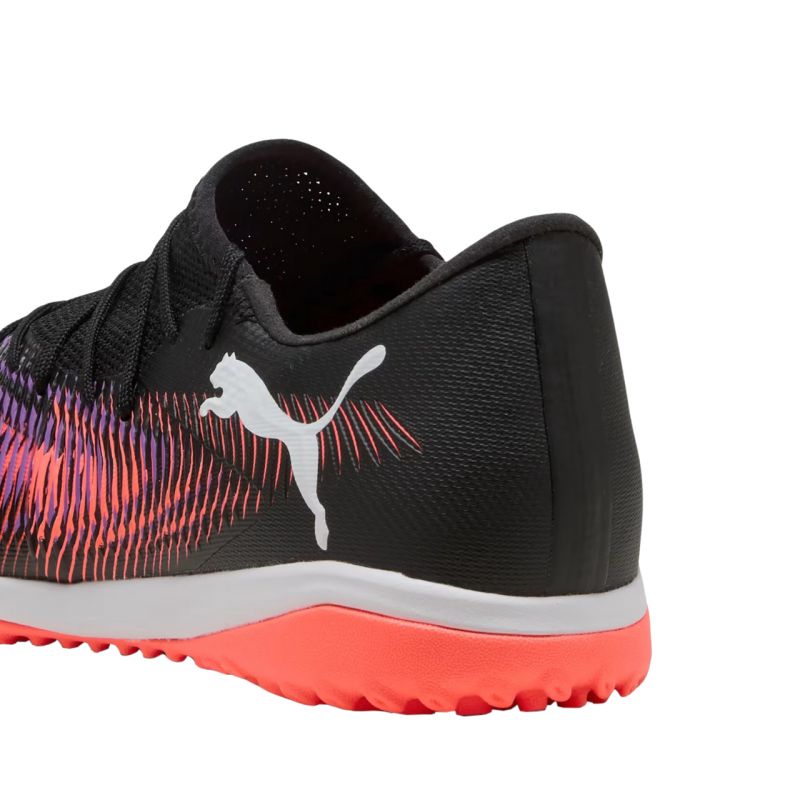 Buty piłkarskie Puma Future 8 Match Low TT M 108374 01 - obrazek 3