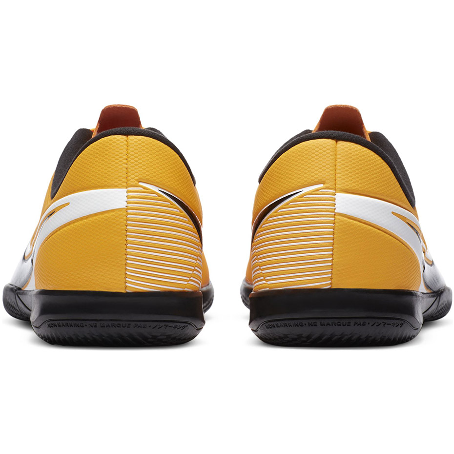 Buty piłkarskie Nike Mercurial Vapor 13 Academy IC JUNIOR - obrazek 19