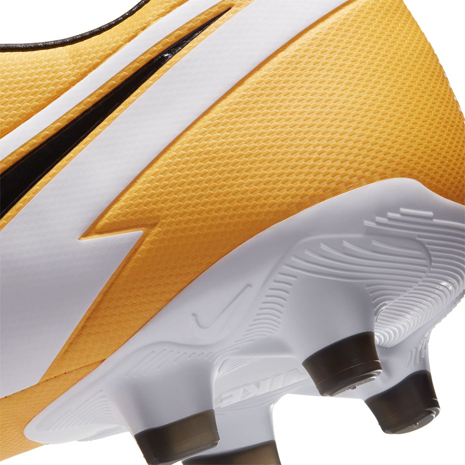 Buty piłkarskie Nike Mercurial Vapor 13 Academy FG/MG - obrazek 25