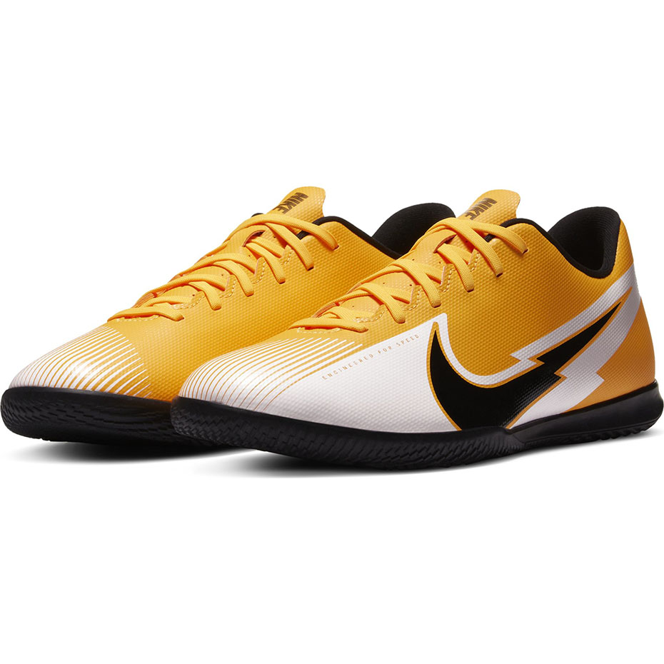 Buty piłkarskie Nike Mercurial Vapor 13 Club IC - obrazek 26