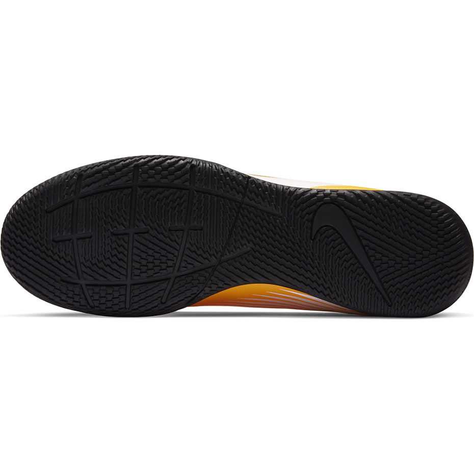 Buty piłkarskie Nike Mercurial Vapor 13 Club IC - obrazek 28